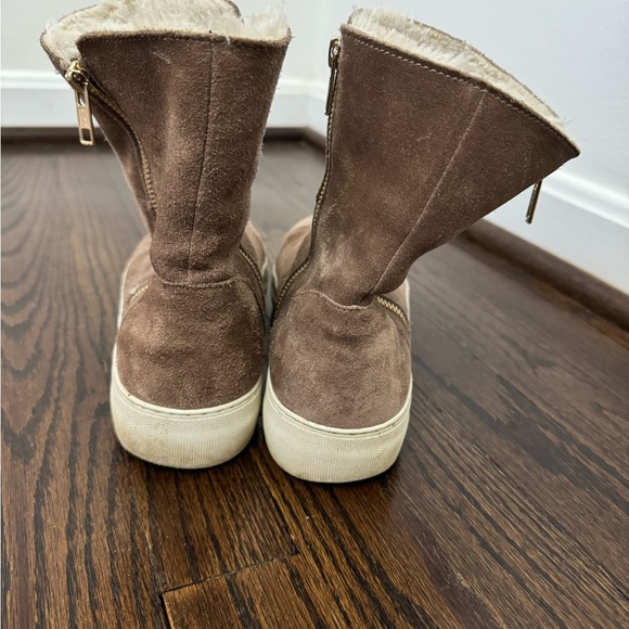 Super Cozy J Slides NYC, size 8! - Picture 6 of 7